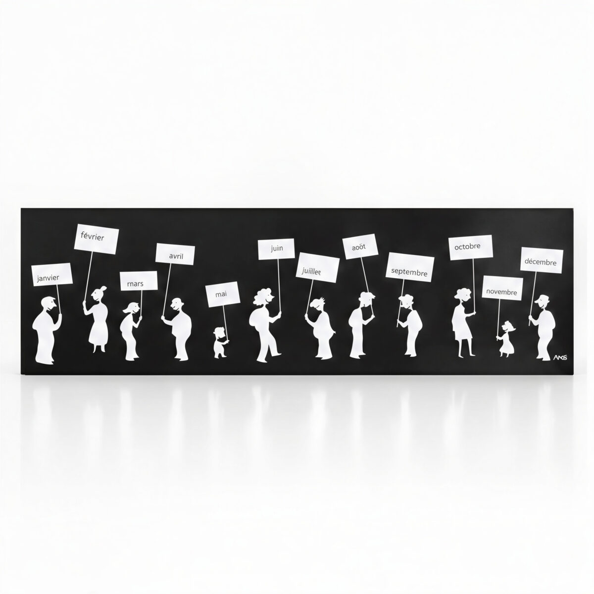 Wall-mounted magnetic calendar Wall-mounted magnetic calendar